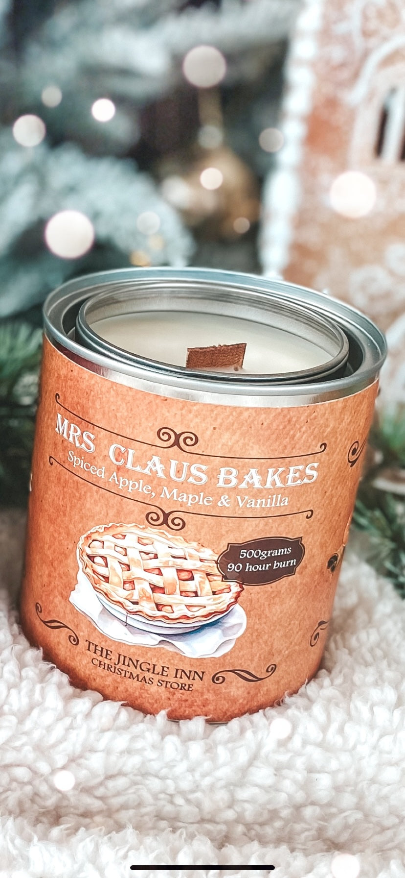 Mrs. Claus Bakes Candle