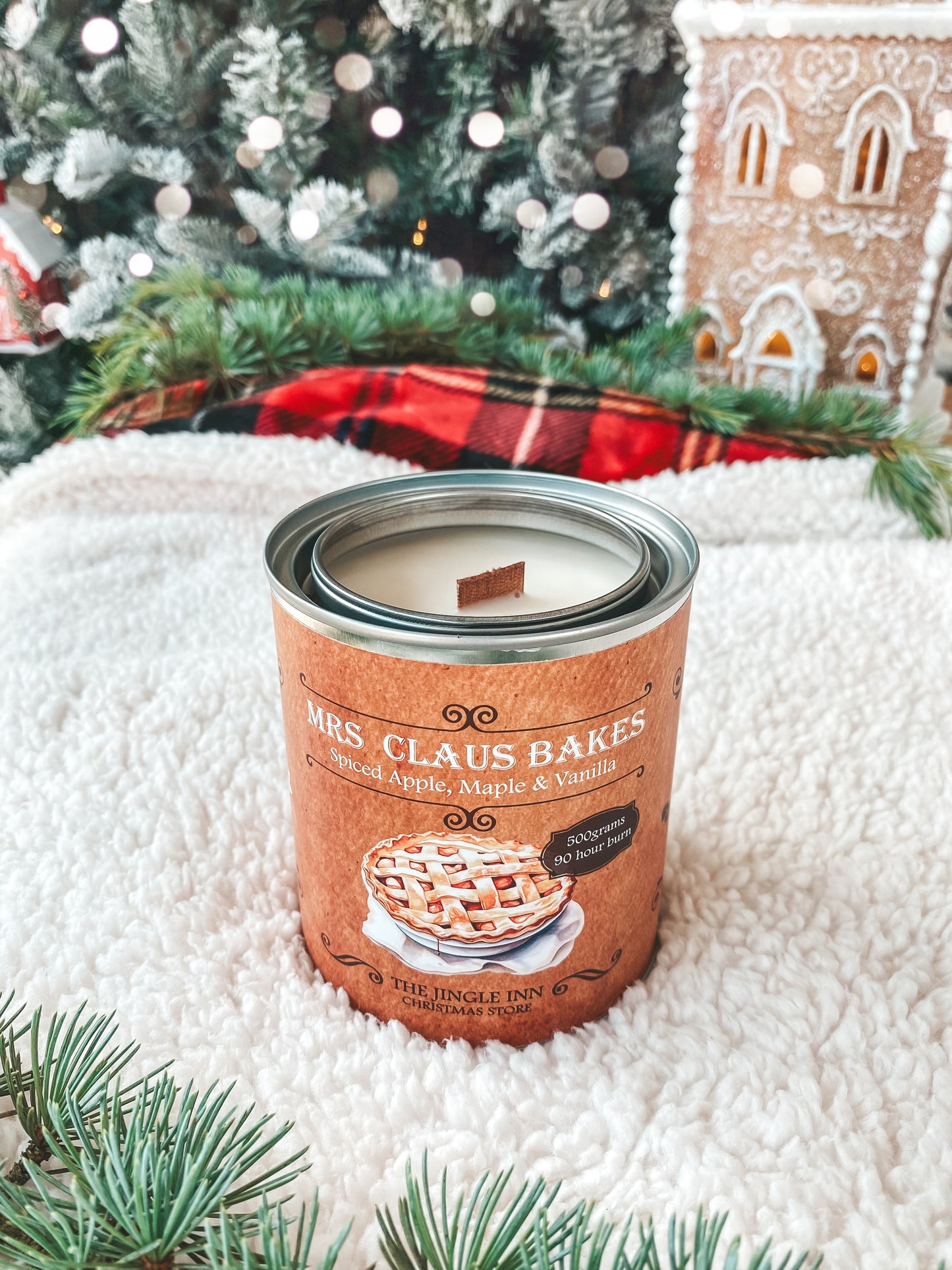 Mrs. Claus Bakes Candle